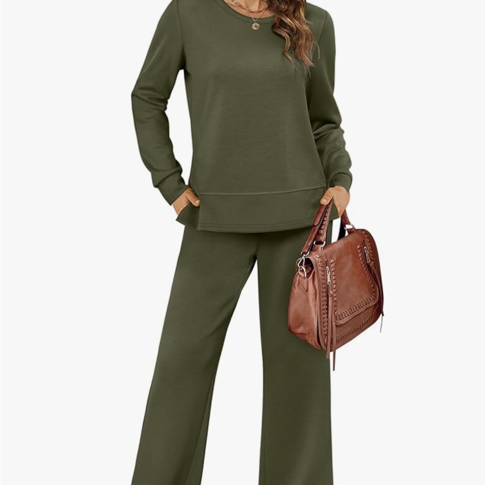 2 piece lounge/travel set. Size XL Army Green